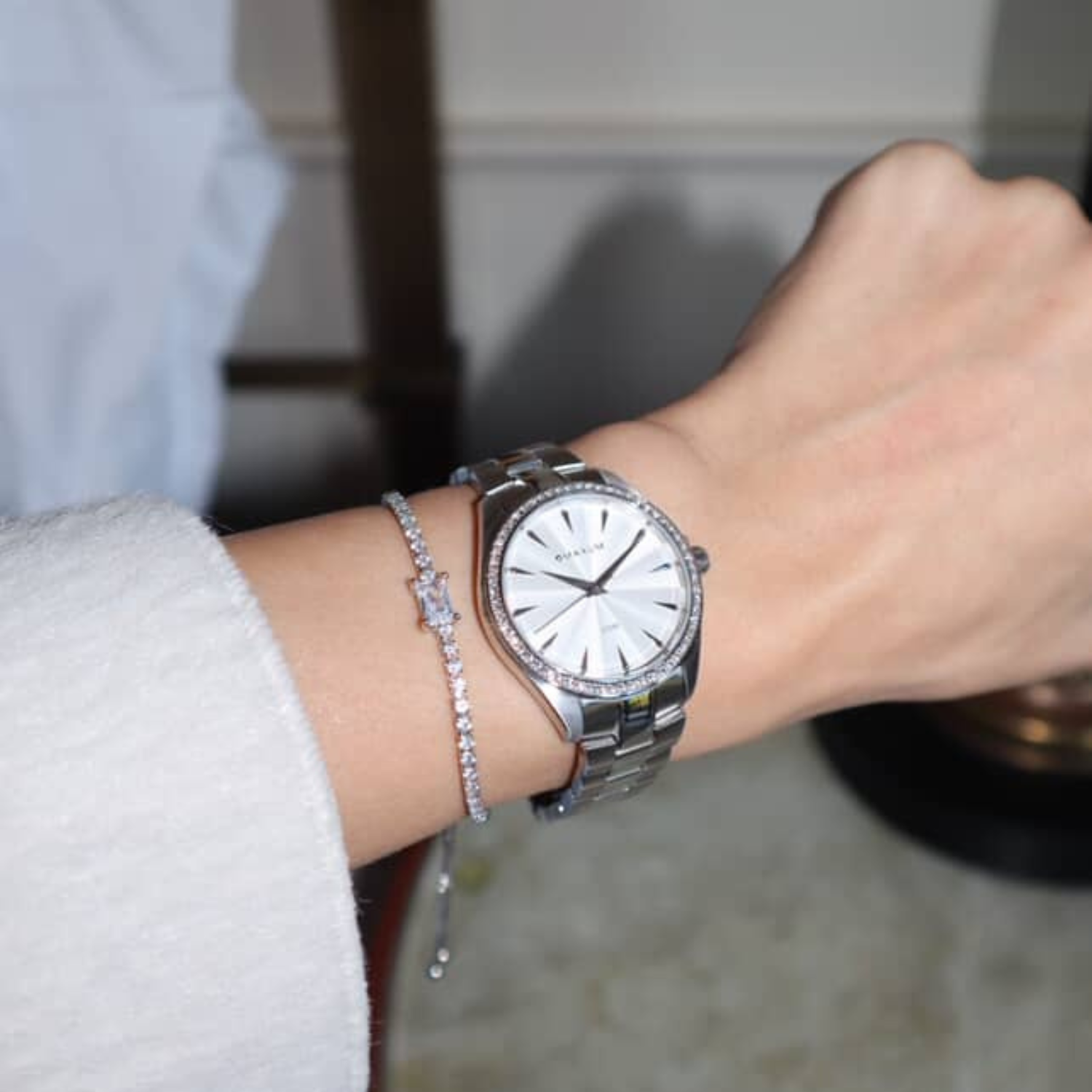 Sydney Crystal-Embellished Analogue Watch –White Dial & Silver Tone Case & Bracelet