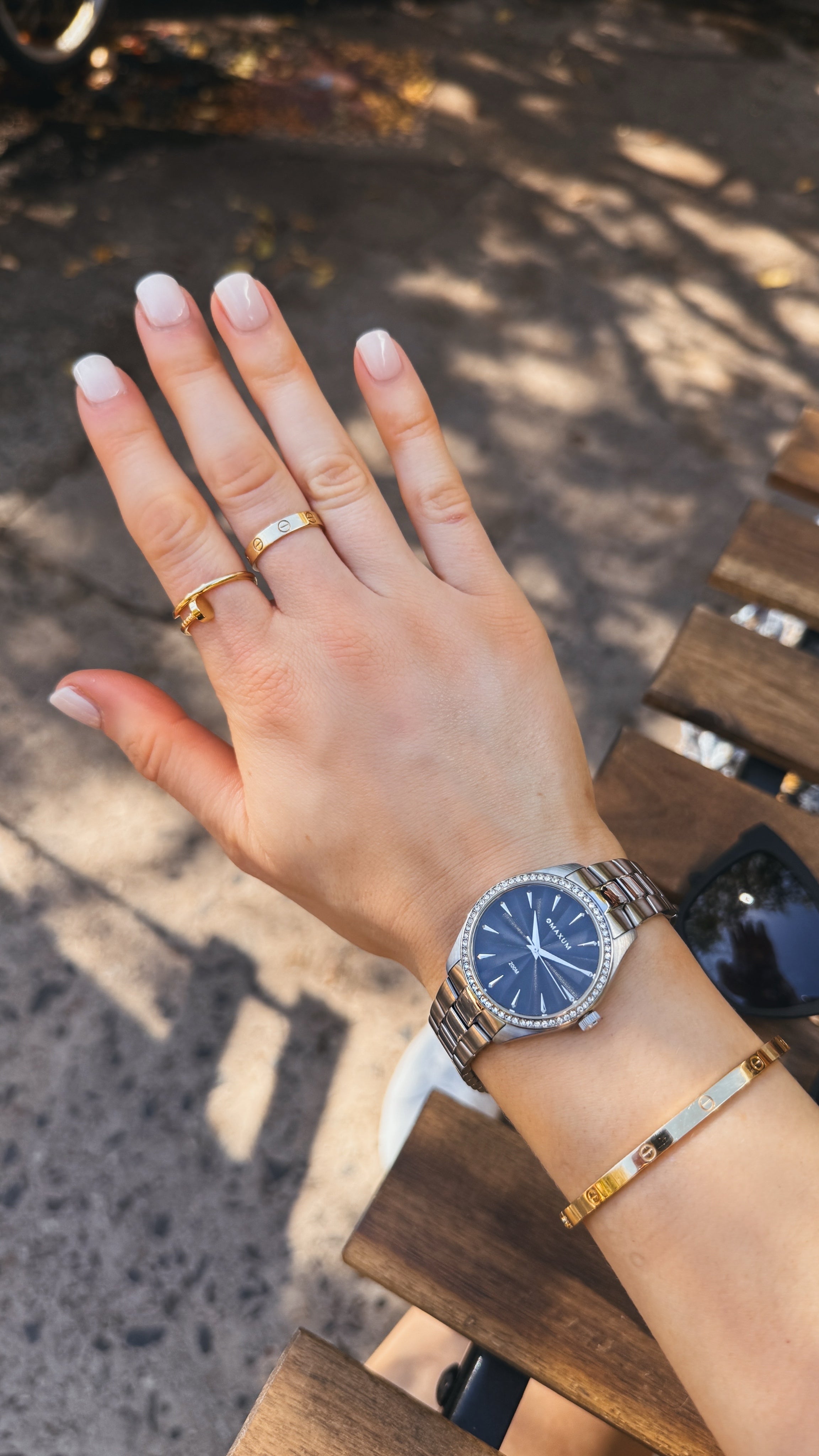 Sydney Crystal-Embellished Analogue Watch –Black Dial & Silver Tone Case & Bracelet