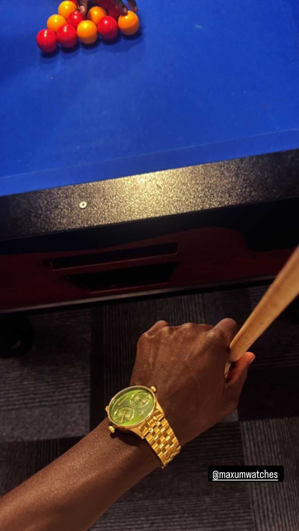Maxum x Taylor Steele – Green Dial, Gold Tone Case & Bracelet Watch