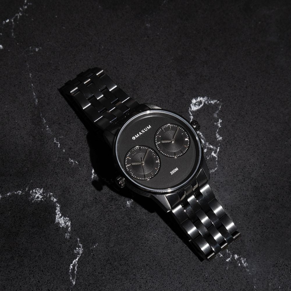 Maxum x Taylor Steele – Black Dial, Black Case & Black Bracelet Watch